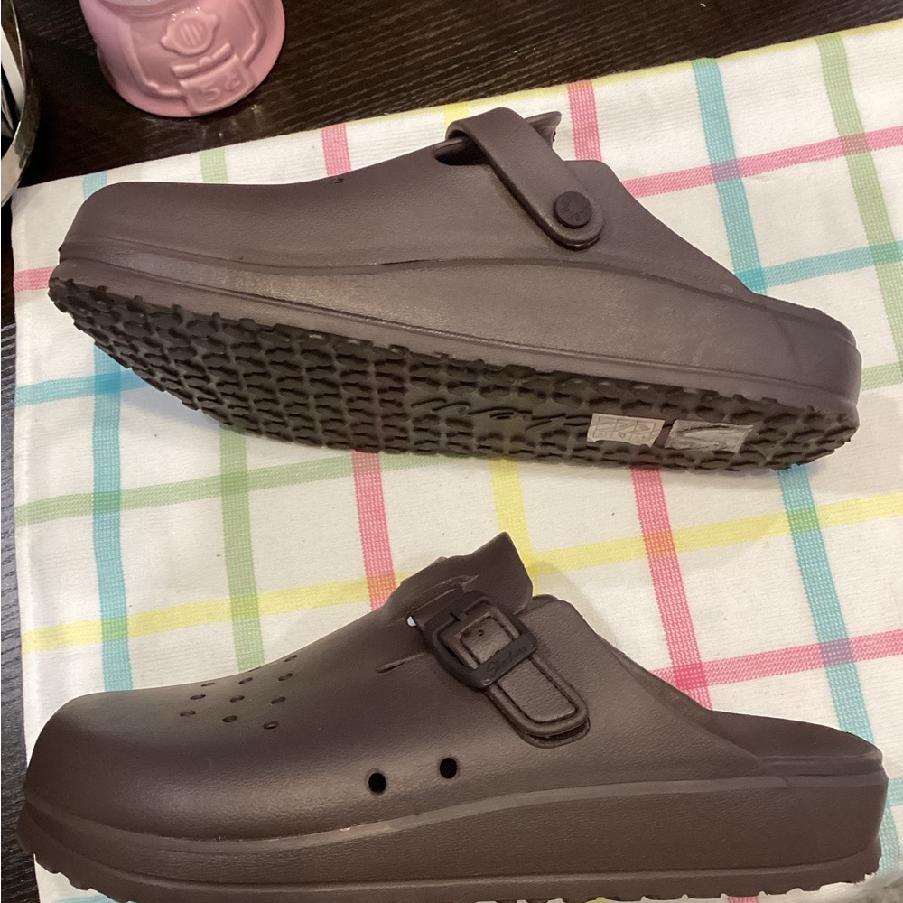 NWOT -Skechers Luxe Foam - Choc. Brown Slip-On Clogs with Vent Holes - Sz  10!!! - Picture 7 of 11